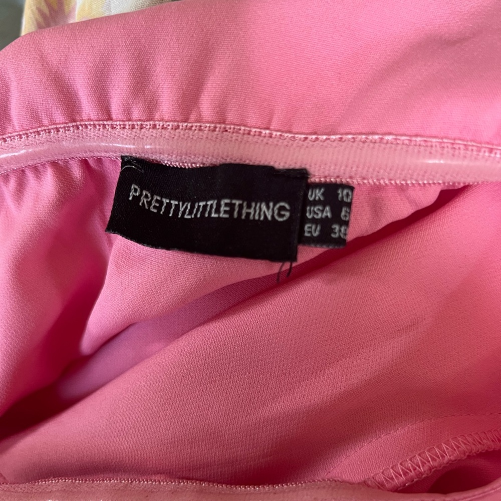 Women's Pretty Little Things Powder Pink Deep V Neck Collar Mini Dress Size 6 - Picture 2 of 9